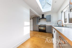 kitchen- click for photo gallery